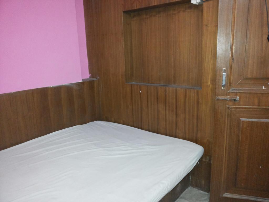 Mahesh Guest House Nova Deli Quarto foto